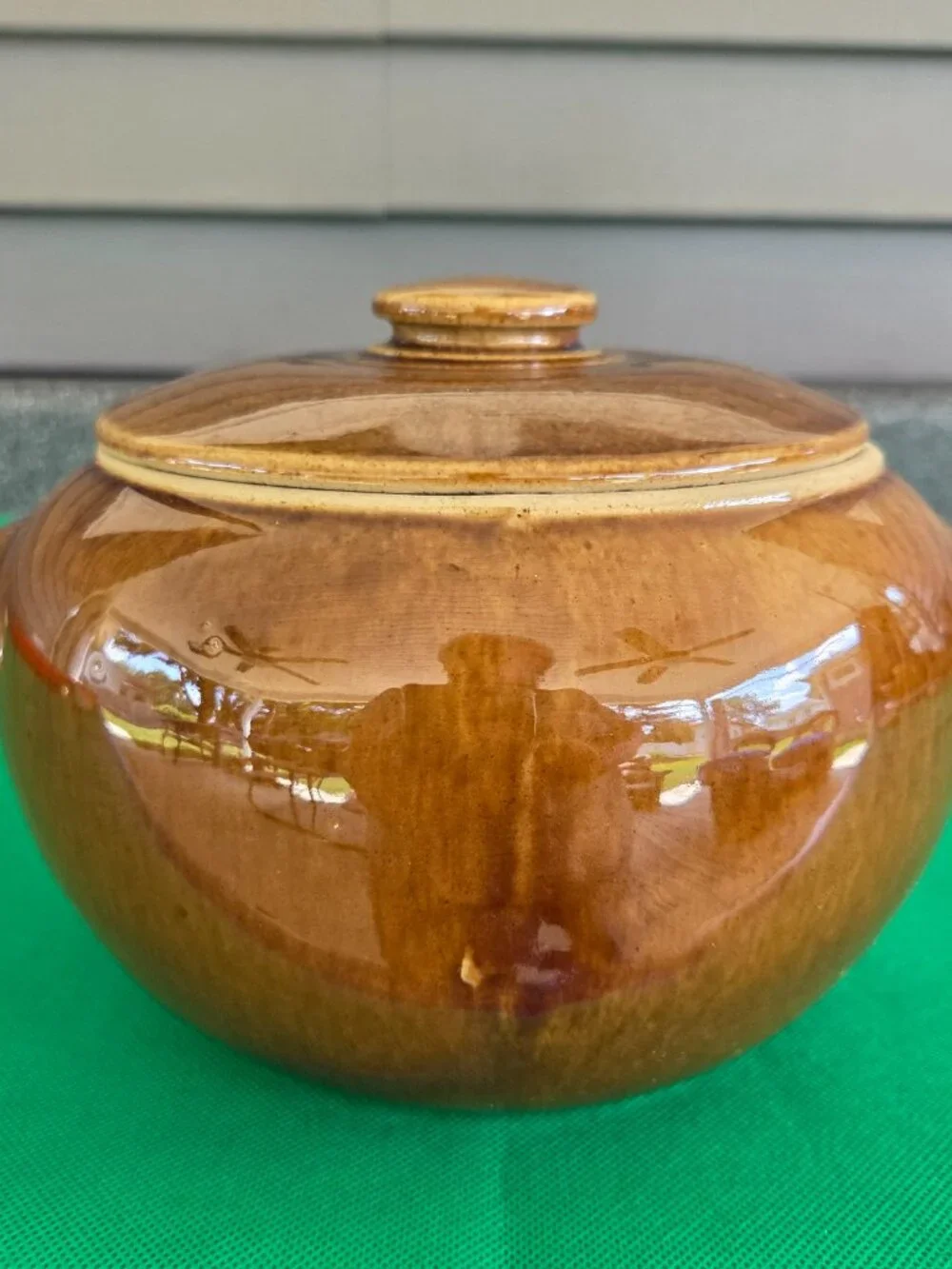 USA Pottery Brown Bean Pot with Lid Hand Painted 6 Inches Tall No Chips/Cracks